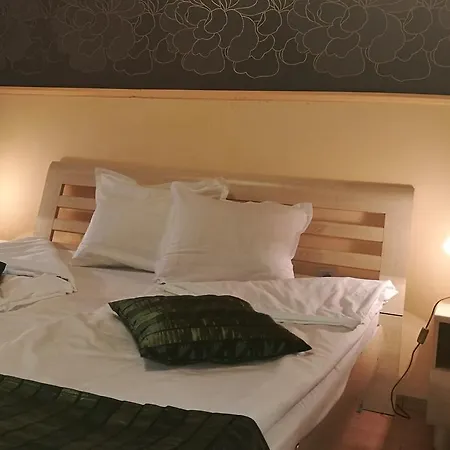 Хотел сорбона 2*