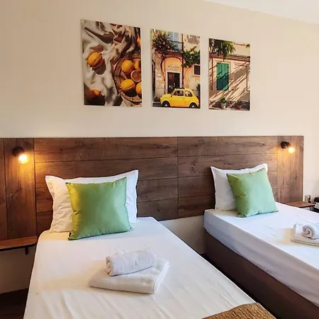 Sorbona Hotel 2*