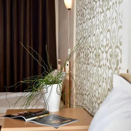 索伯纳酒店 酒店